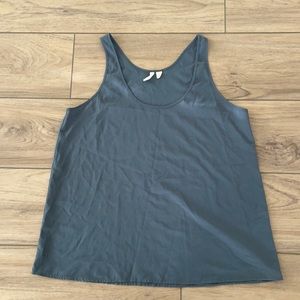 Basic teal tank